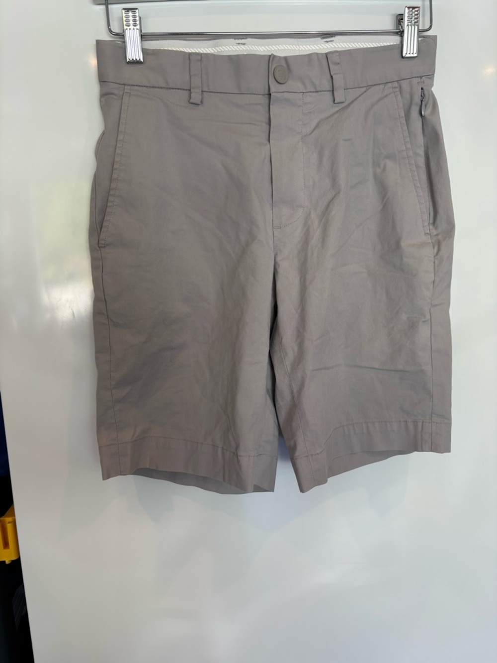 BROOKS BROTHERS MENS FLAT FRONT SHORTS SIZE 28